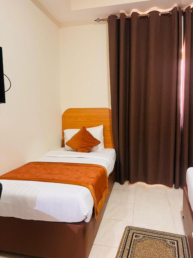 Marhaba Deira Hotel Dubái Exterior foto